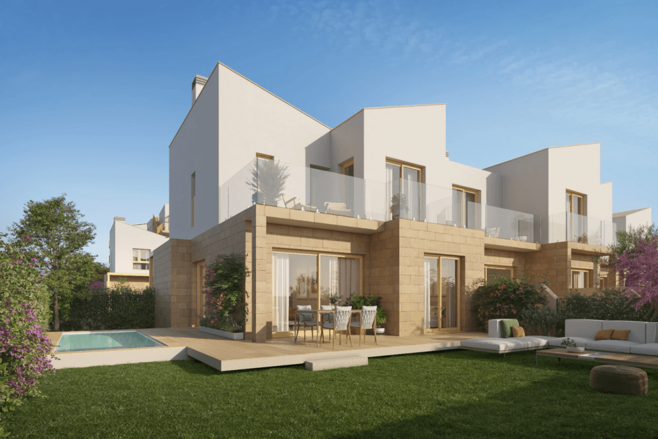 New townhouses within walking distance of the beach