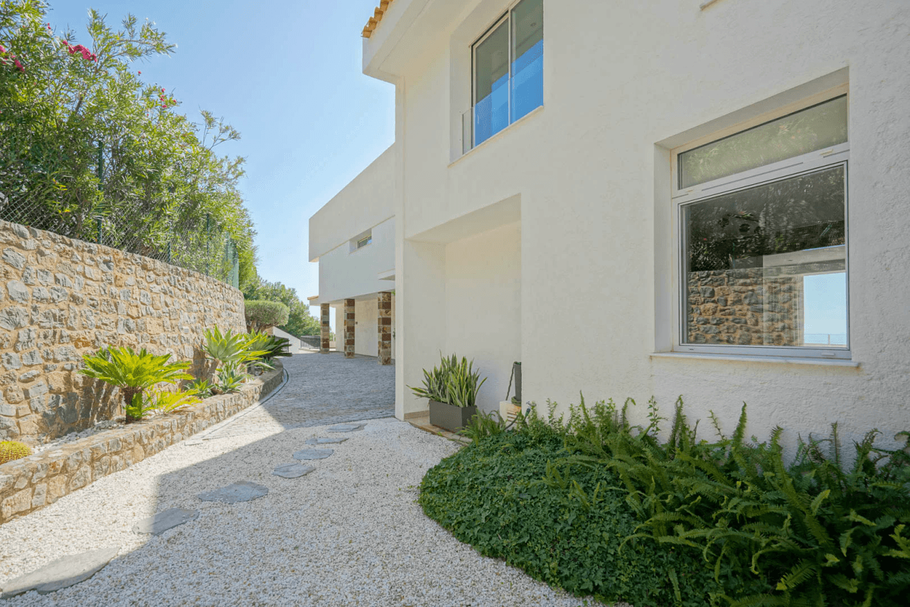 Eksklusiv villa med imponerende udsigt over Sierra Altea