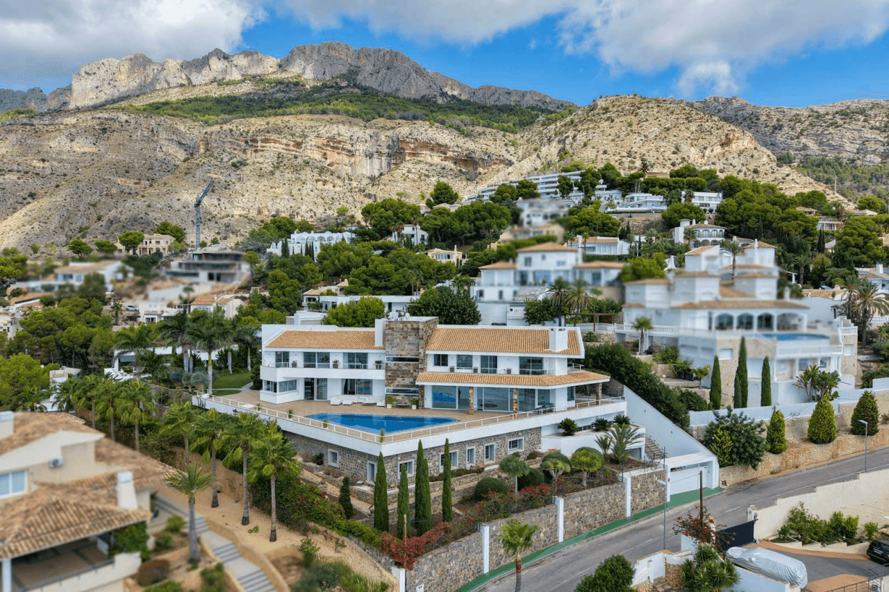 Eksklusiv villa med imponerende udsigt over Sierra Altea