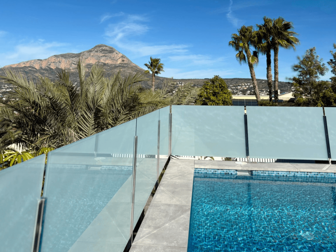Moderne ny villa med utsikt over Montgo i Javea