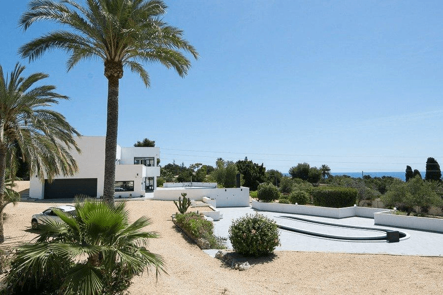 Moderne rummelig villa med havudsigt nær kysten af Altea