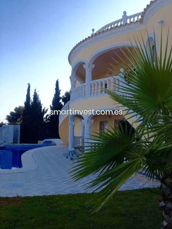 Impressive Luxury Villa with Pool and Spectacular Views in Costa Blanca