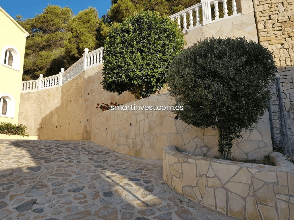 Impressive Luxury Villa with Pool and Spectacular Views in Costa Blanca
