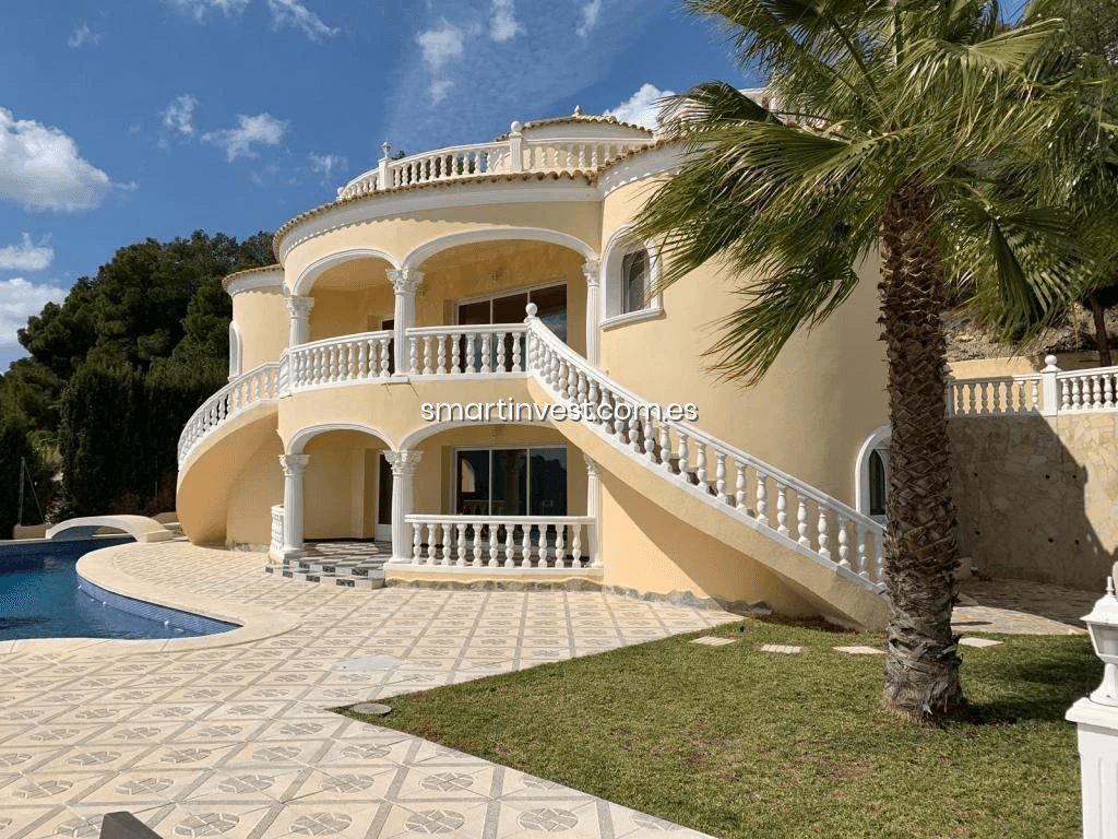 Impressive Luxury Villa with Pool and Spectacular Views in Costa Blanca
