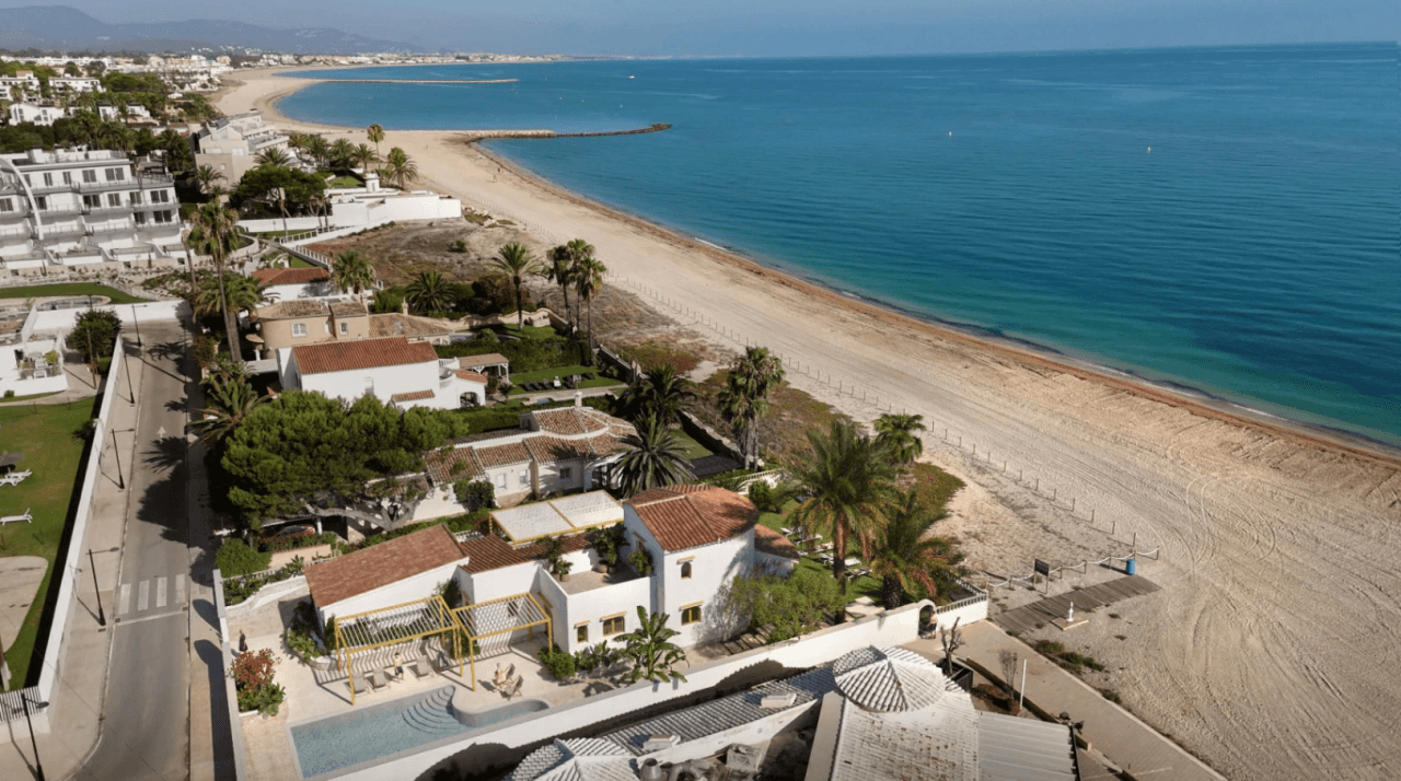 New townhouses within walking distance of the beach