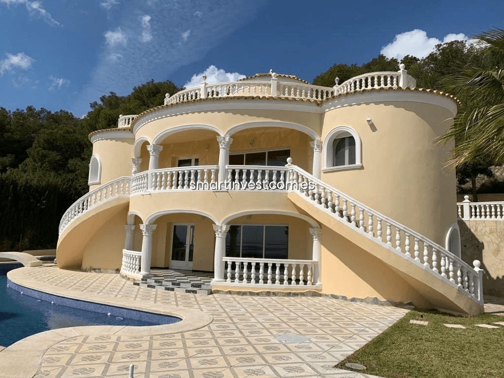 Impressive Luxury Villa with Pool and Spectacular Views in Costa Blanca