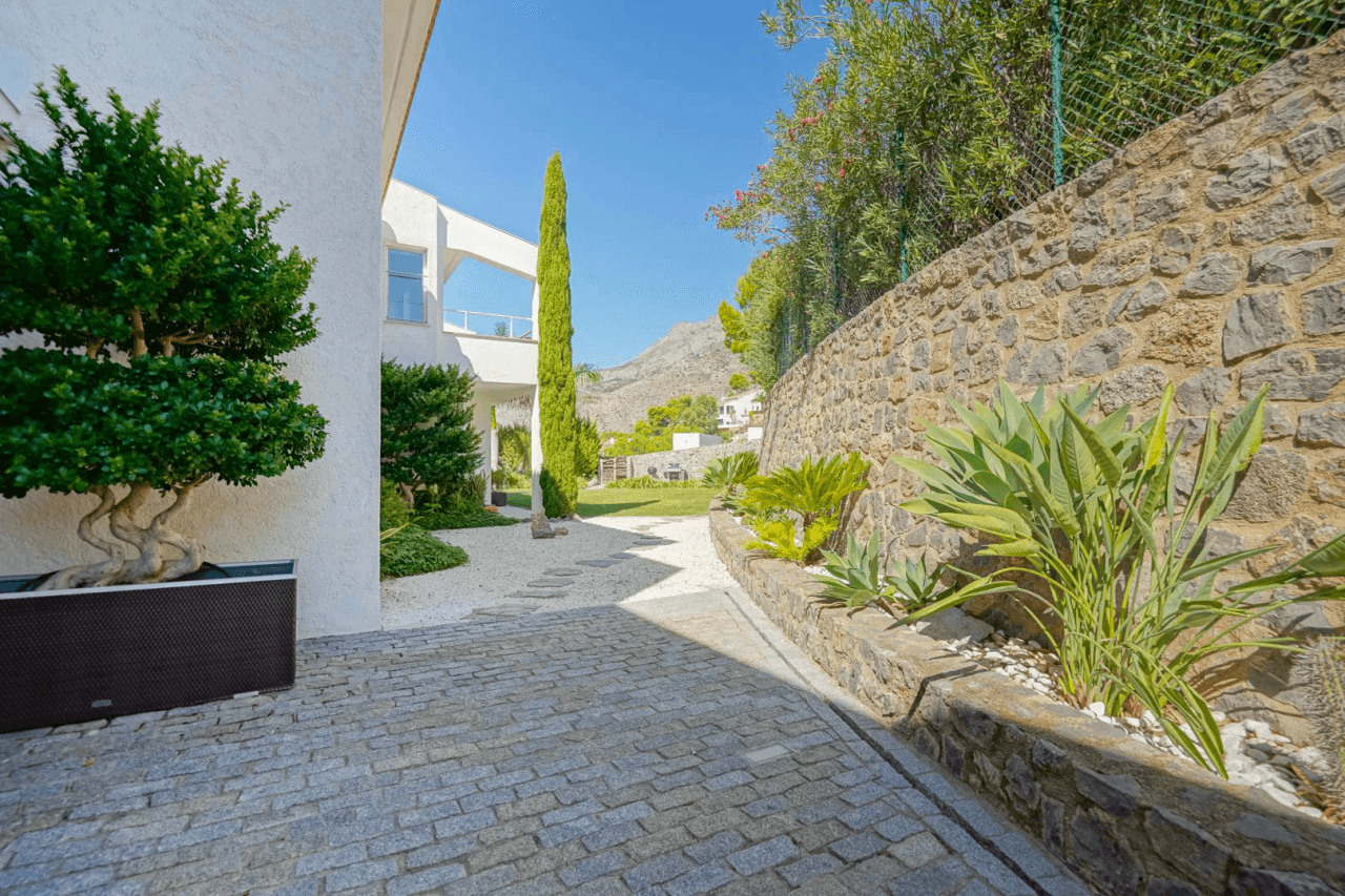 Eksklusiv villa med imponerende udsigt over Sierra Altea