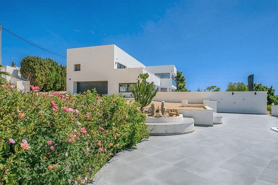 Moderne rummelig villa med havudsigt nær kysten af Altea