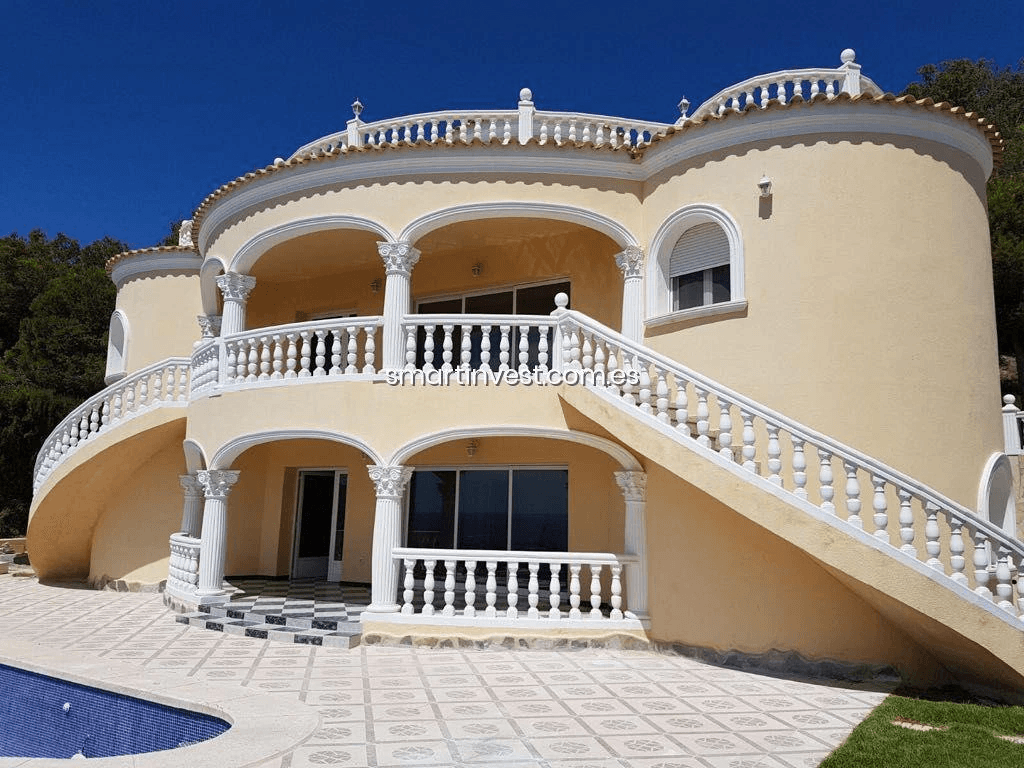 Impressive Luxury Villa with Pool and Spectacular Views in Costa Blanca