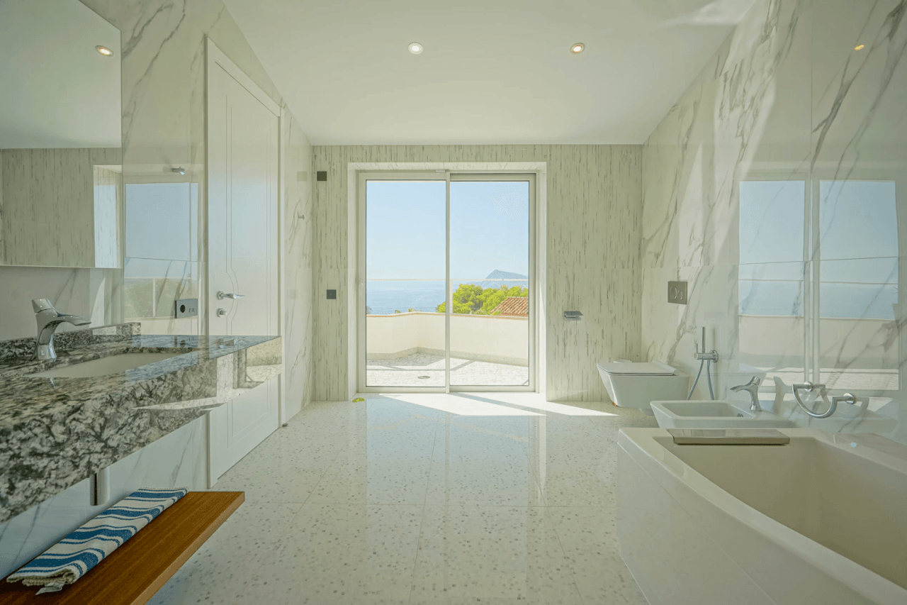 Eksklusiv villa med imponerende udsigt over Sierra Altea