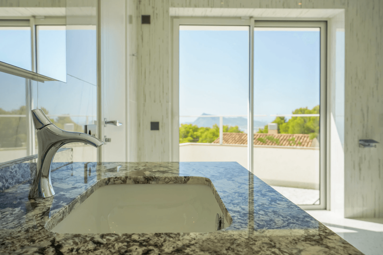 Eksklusiv villa med imponerende udsigt over Sierra Altea