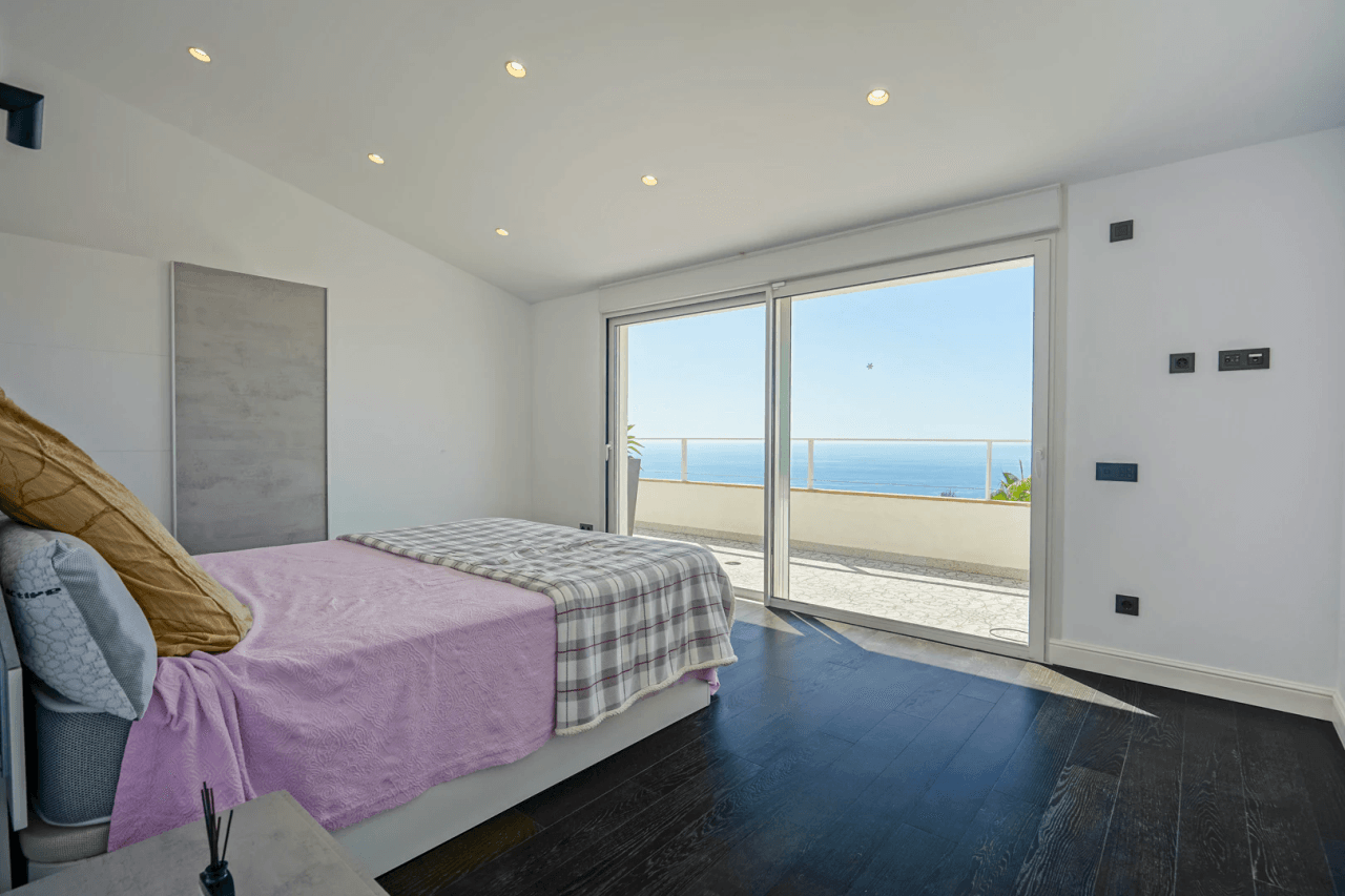 Eksklusiv villa med imponerende udsigt over Sierra Altea