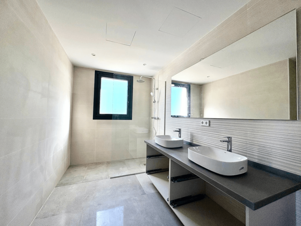 Moderne ny villa med utsikt over Montgo i Javea