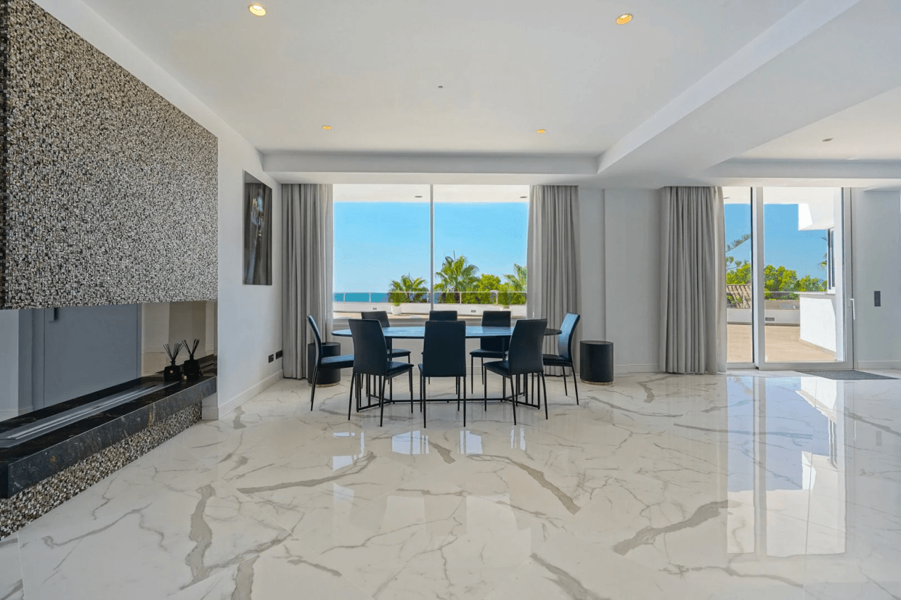 Eksklusiv villa med imponerende udsigt over Sierra Altea