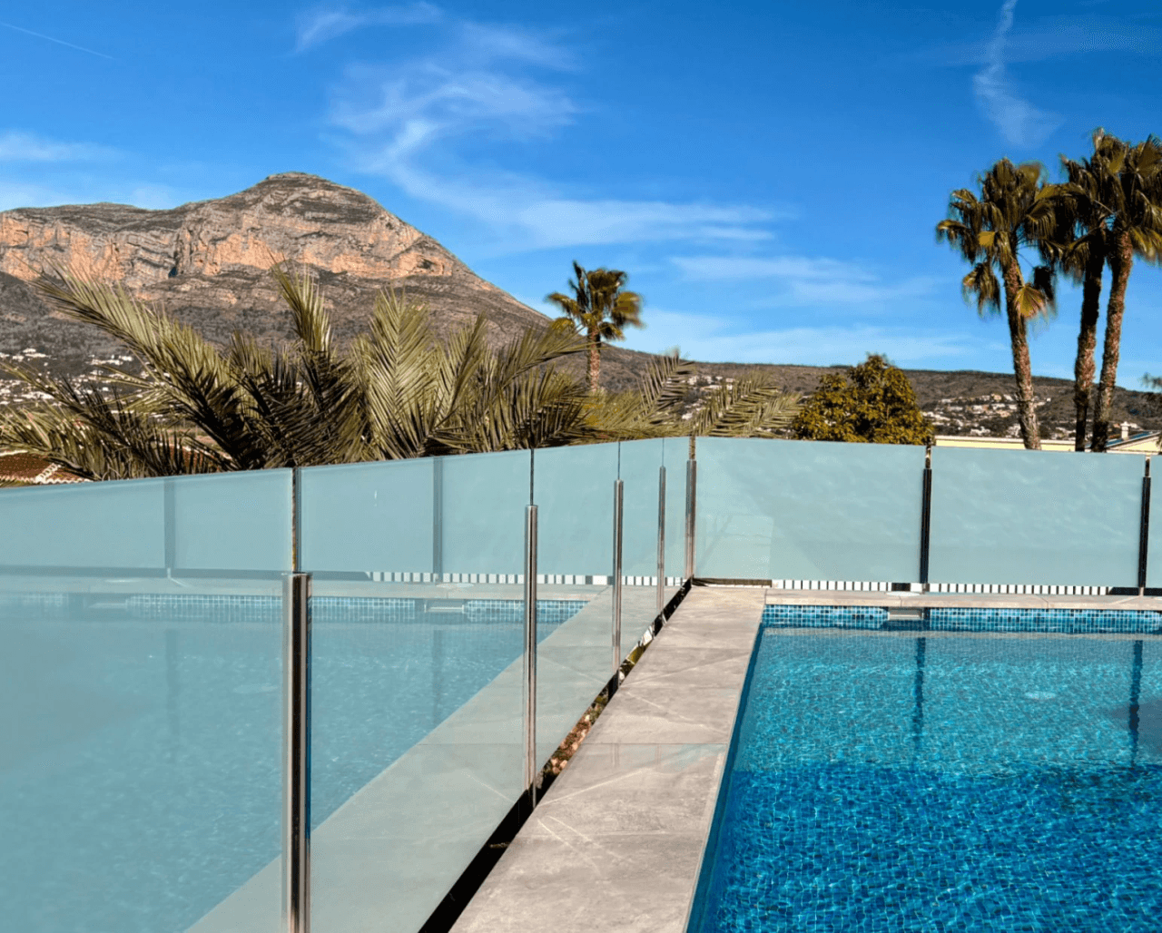 Moderne ny villa med utsikt over Montgo i Javea