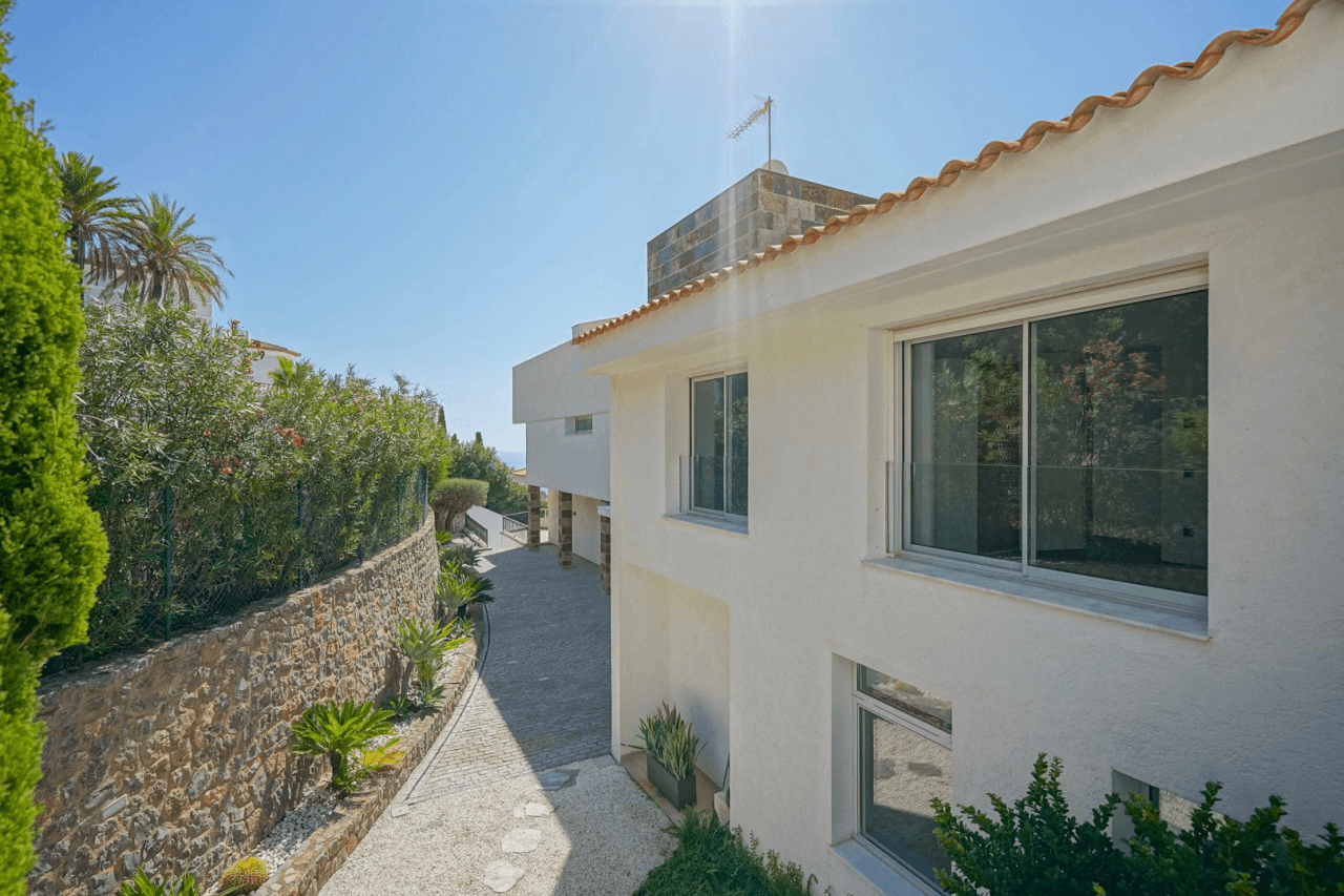 Eksklusiv villa med imponerende udsigt over Sierra Altea