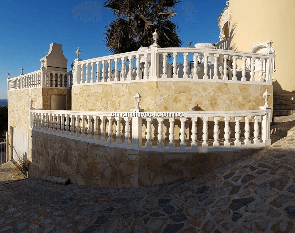 Impressive Luxury Villa with Pool and Spectacular Views in Costa Blanca