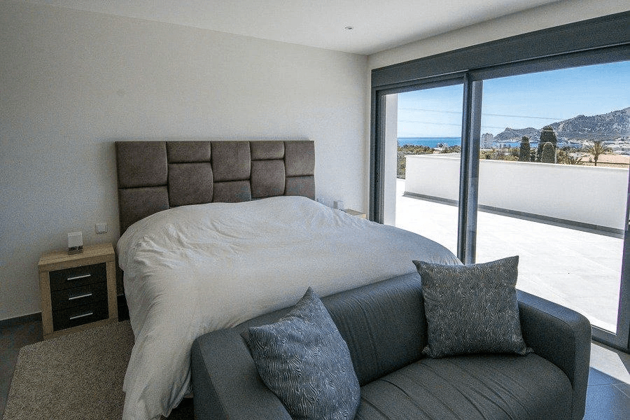 Moderne rummelig villa med havudsigt nær kysten af Altea