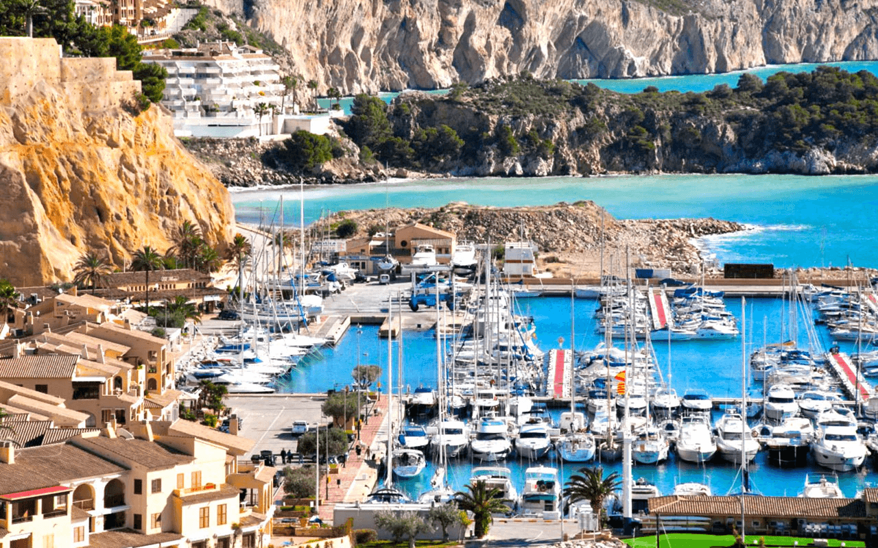 Preciøst rækkehus med havudsigt i Altea Hills