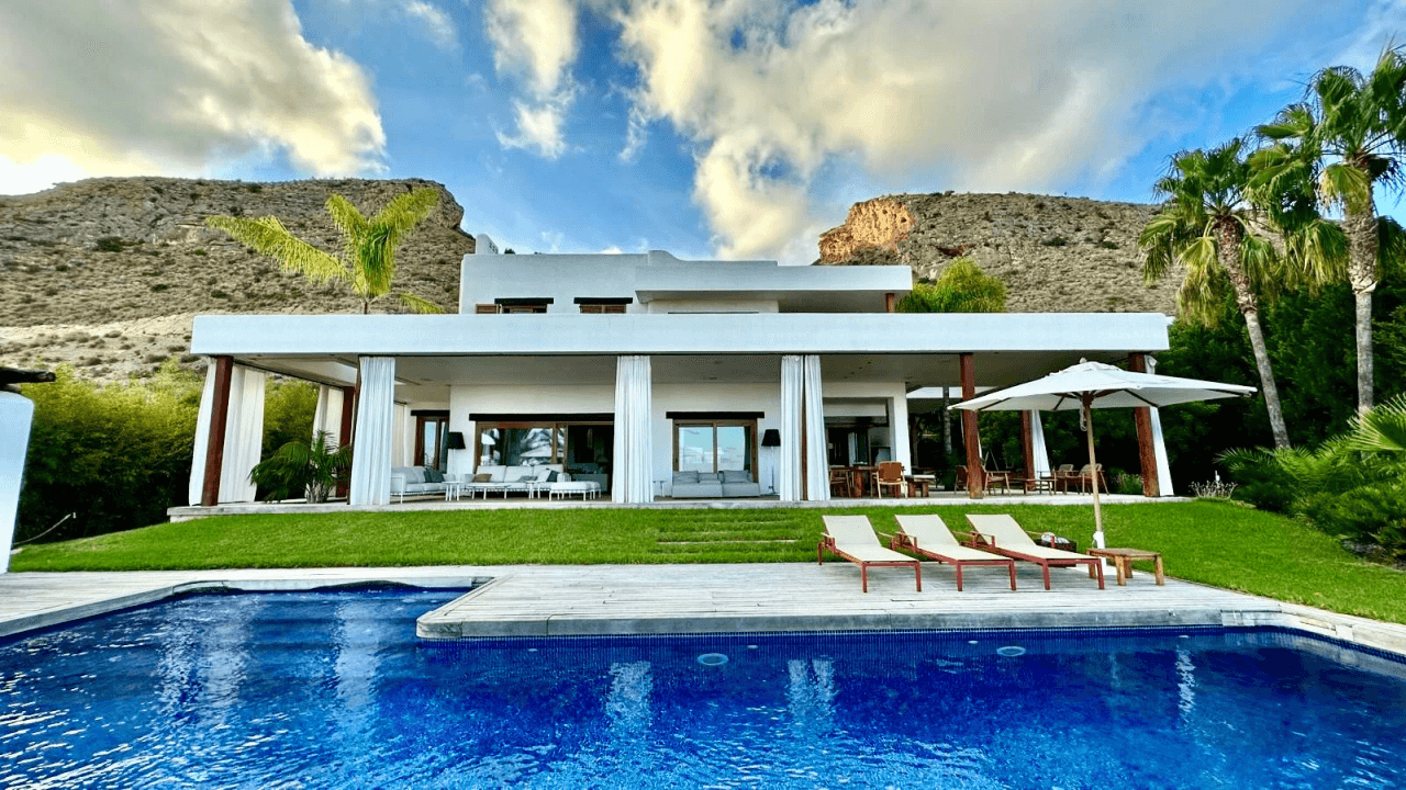 Villa med panoramautsikt over havet og horisonten i Benidorm
