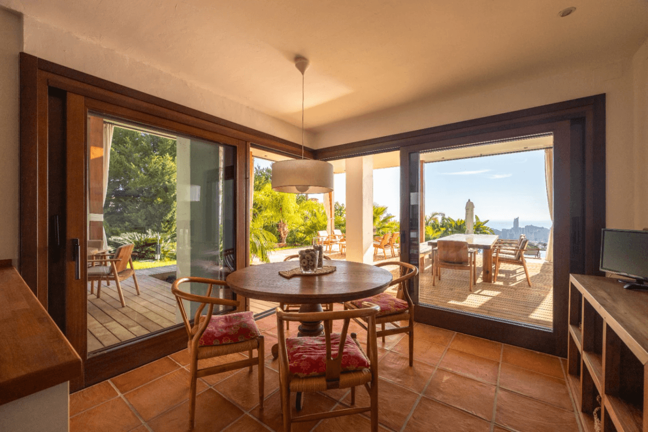 Villa med panoramautsikt over havet og horisonten i Benidorm