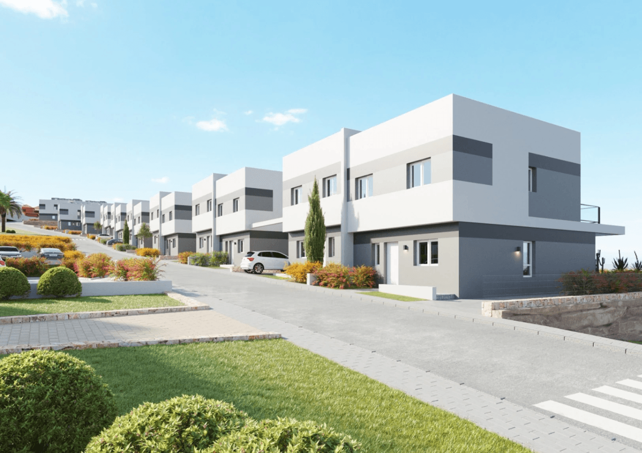 Nybygde villaer i et naturlig miljø