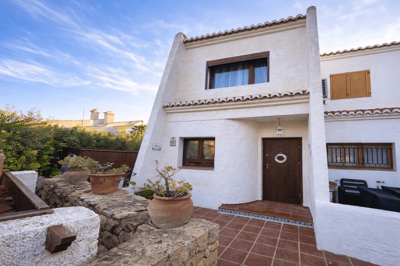 Preciøst rækkehus med havudsigt i Altea Hills