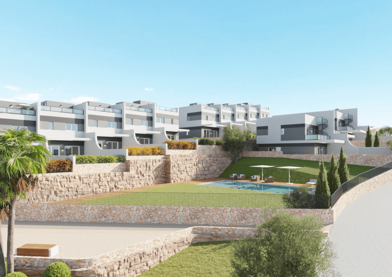 Nybygde villaer i et naturlig miljø