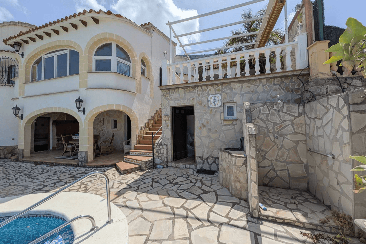 Villa til salg i Denia