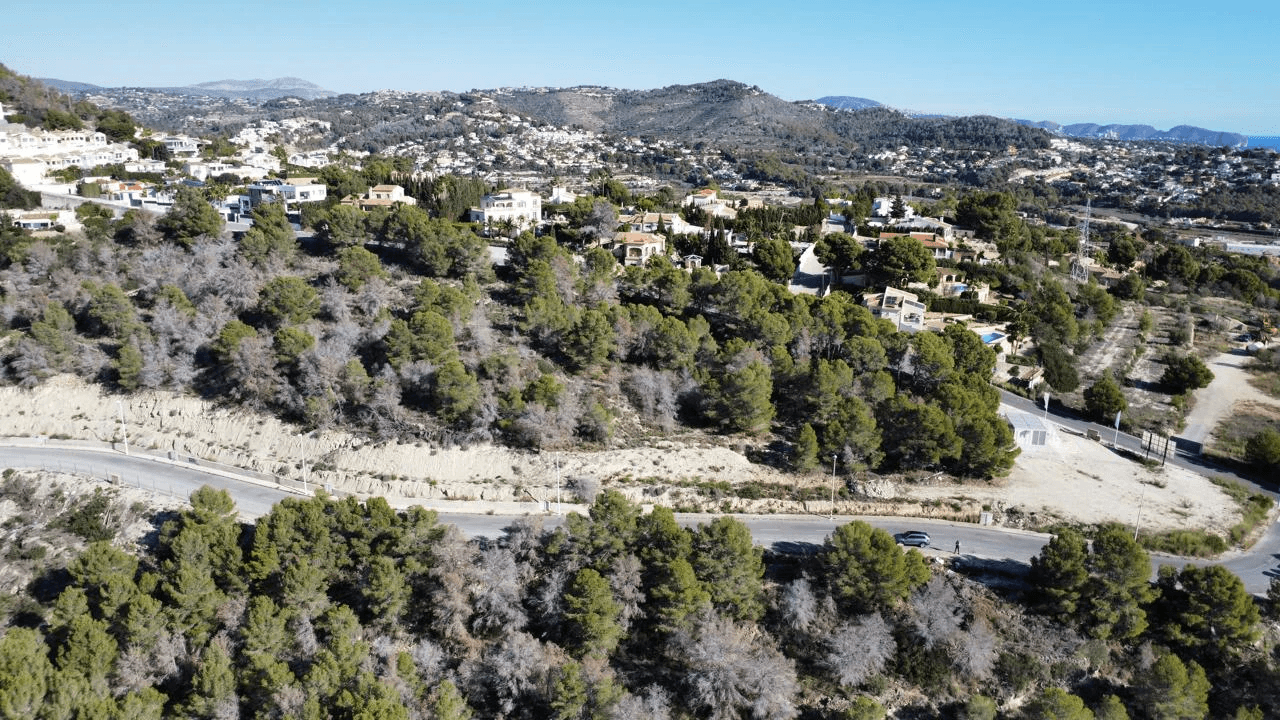 Grund med sydvendt orientering i Calpe