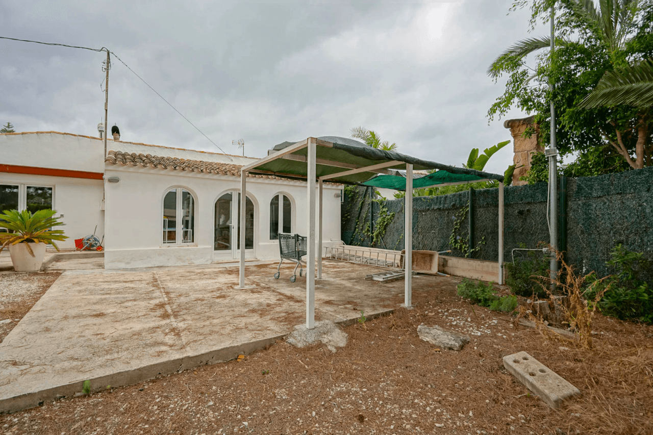 Terrain à la vente à Javea
