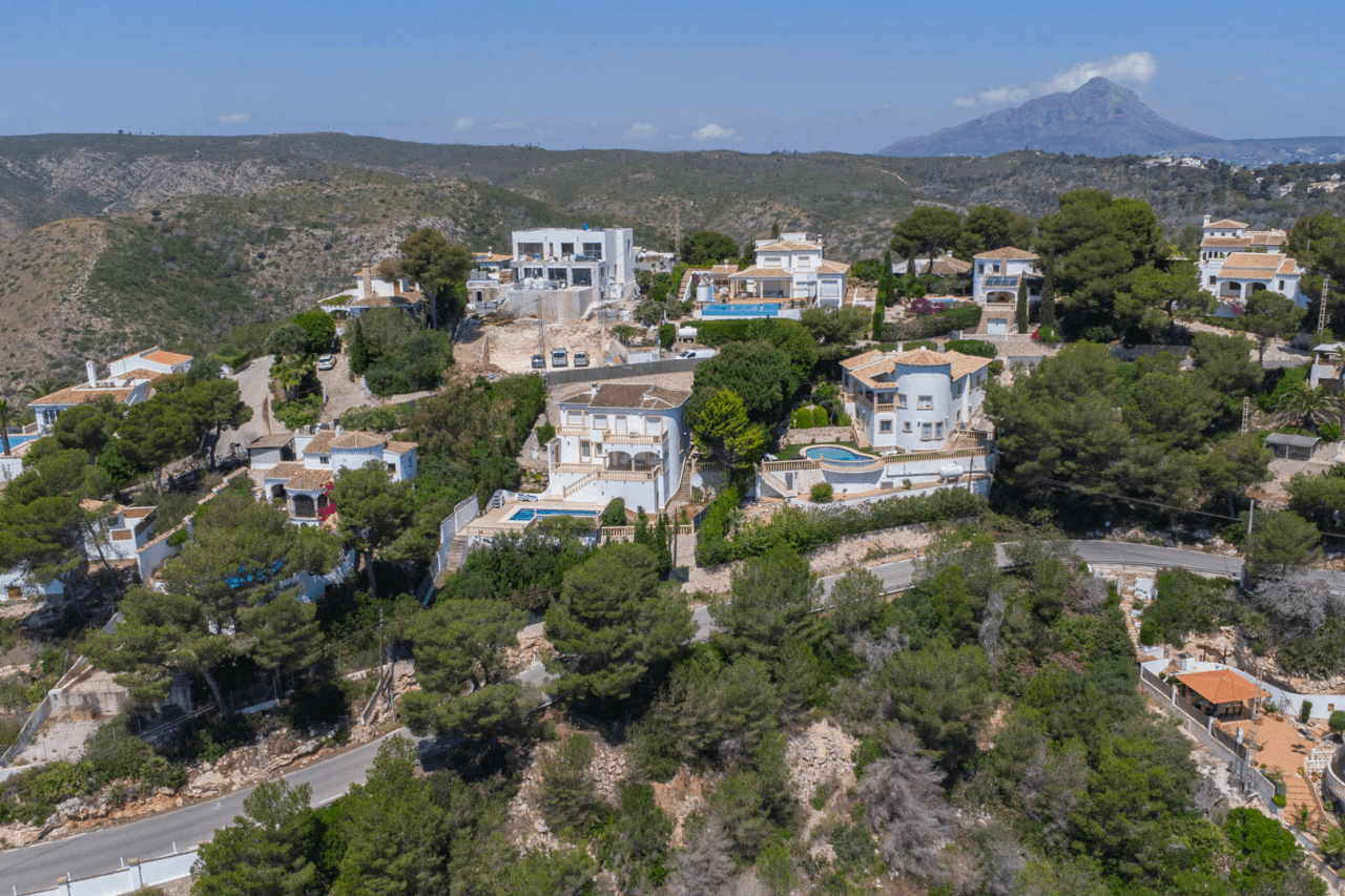 Terrain à la vente à Javea