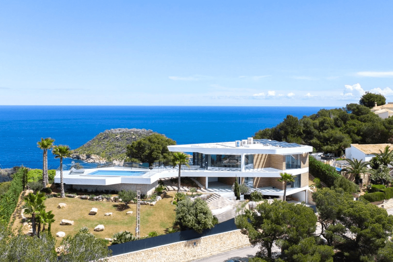 Fantastique villa de luxe avec vue panoramique sur la mer