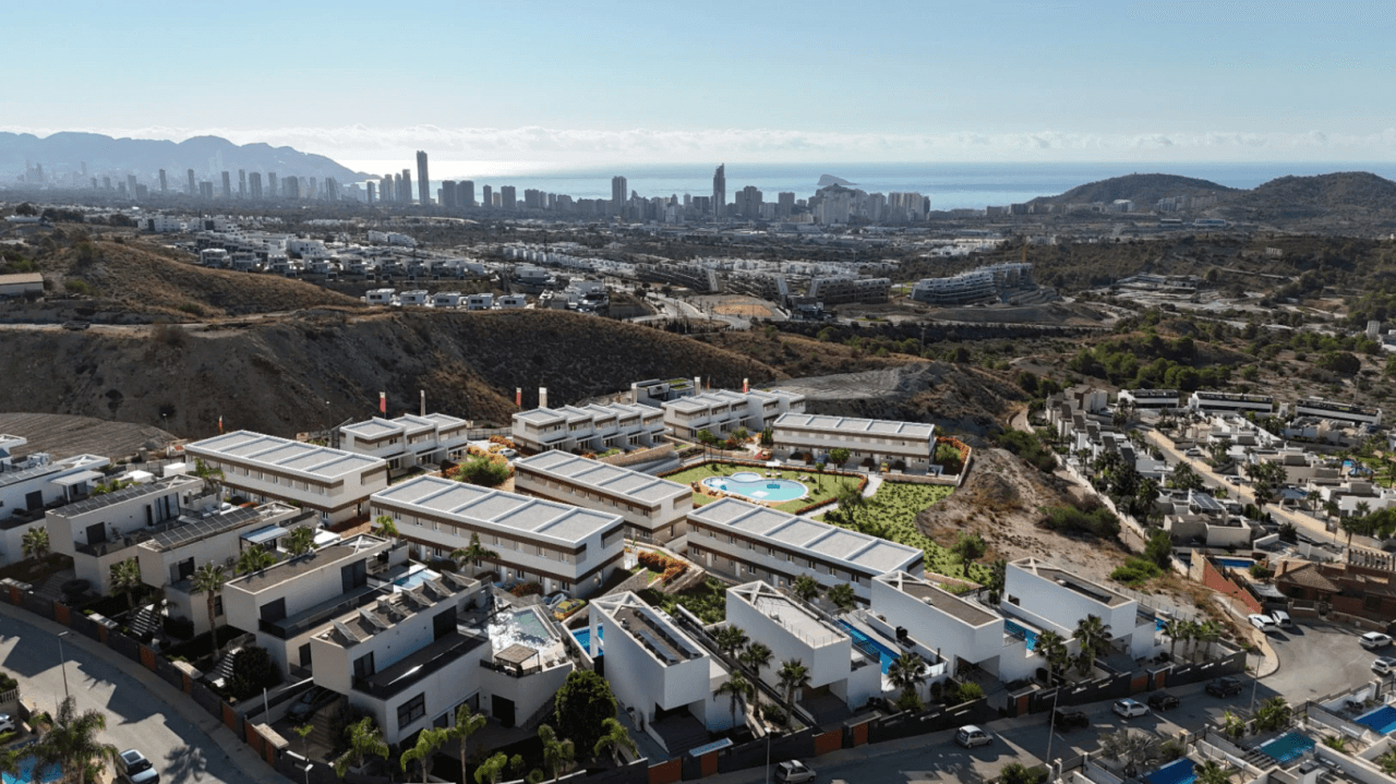 Neubau-Reihenhäuser in der Nähe der Strände von Benidorm