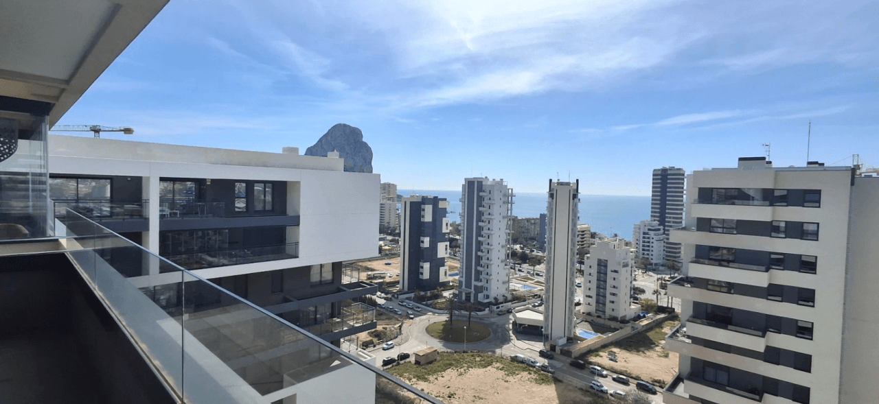 Nyoppusset penthouse med panoramautsikt over Calpe og havet.