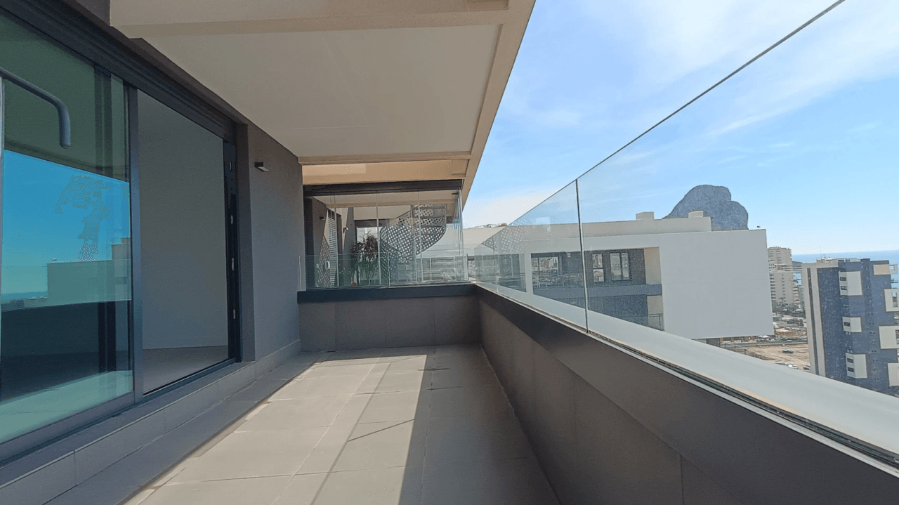 Nyoppusset penthouse med panoramautsikt over Calpe og havet.