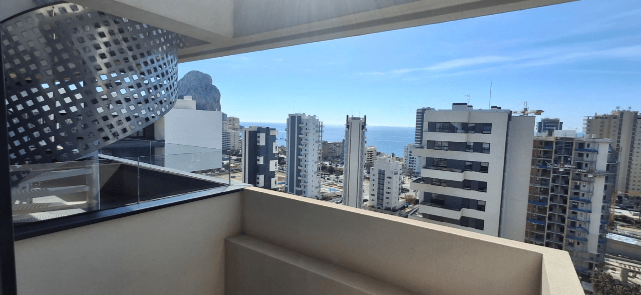 Nyoppusset penthouse med panoramautsikt over Calpe og havet.