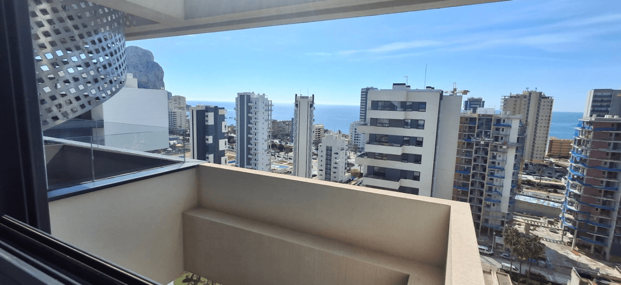 Nyoppusset penthouse med panoramautsikt over Calpe og havet.