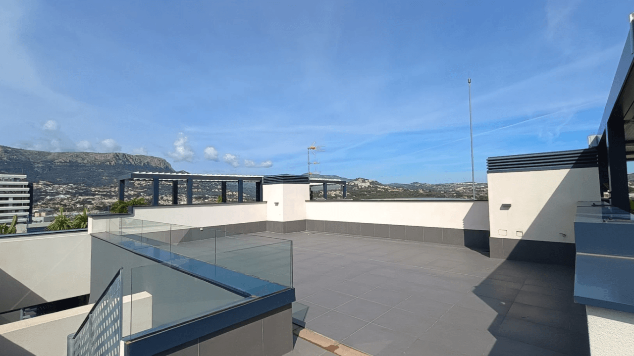 Nyoppusset penthouse med panoramautsikt over Calpe og havet.