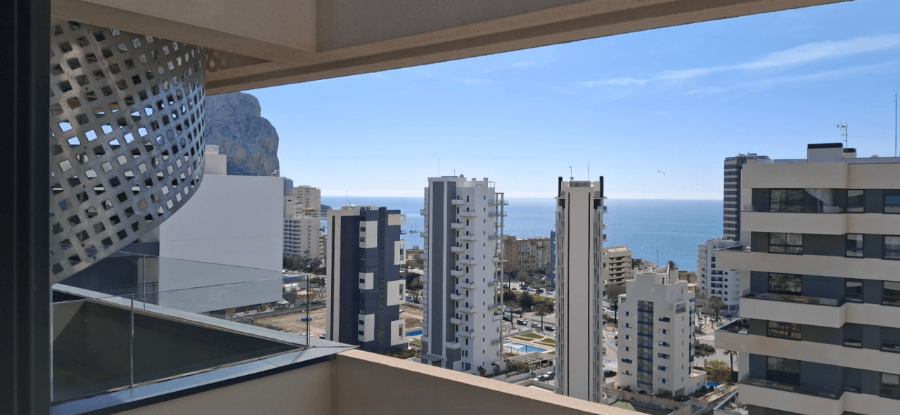 Nyoppusset penthouse med panoramautsikt over Calpe og havet.