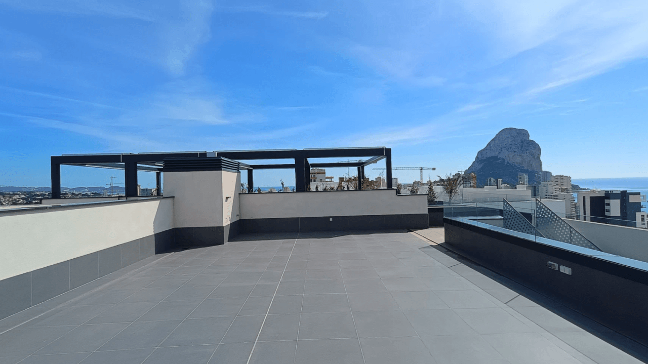 Nyoppusset penthouse med panoramautsikt over Calpe og havet.