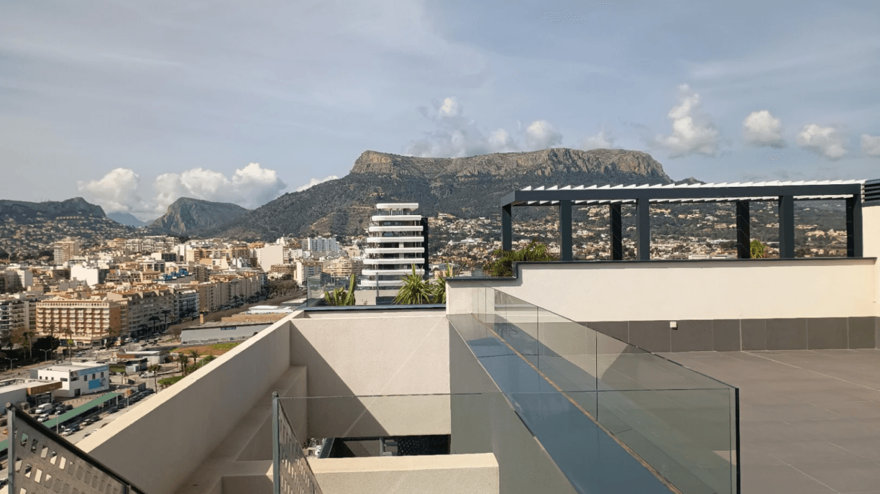 Nyoppusset penthouse med panoramautsikt over Calpe og havet.