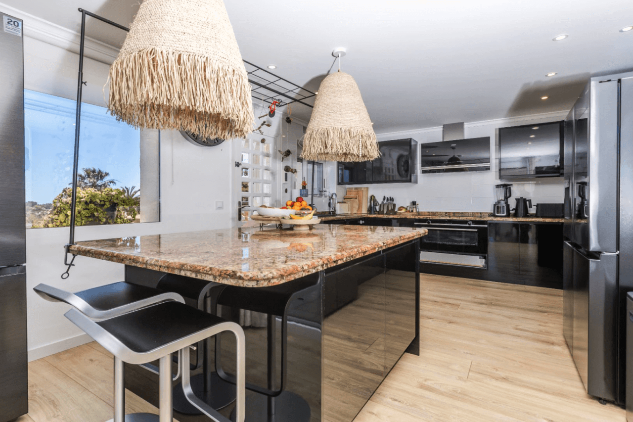 Villa con vistas panorámicas al mar y la Isla de Portichol en Javea