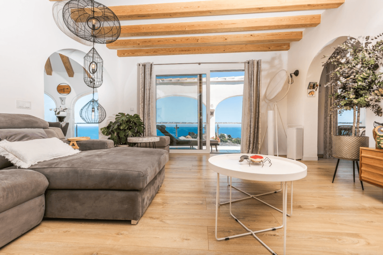 Villa con vistas panorámicas al mar y la Isla de Portichol en Javea