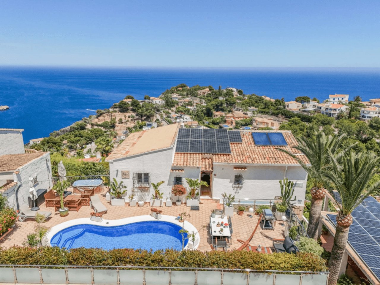 Villa con vistas panorámicas al mar y la Isla de Portichol en Javea