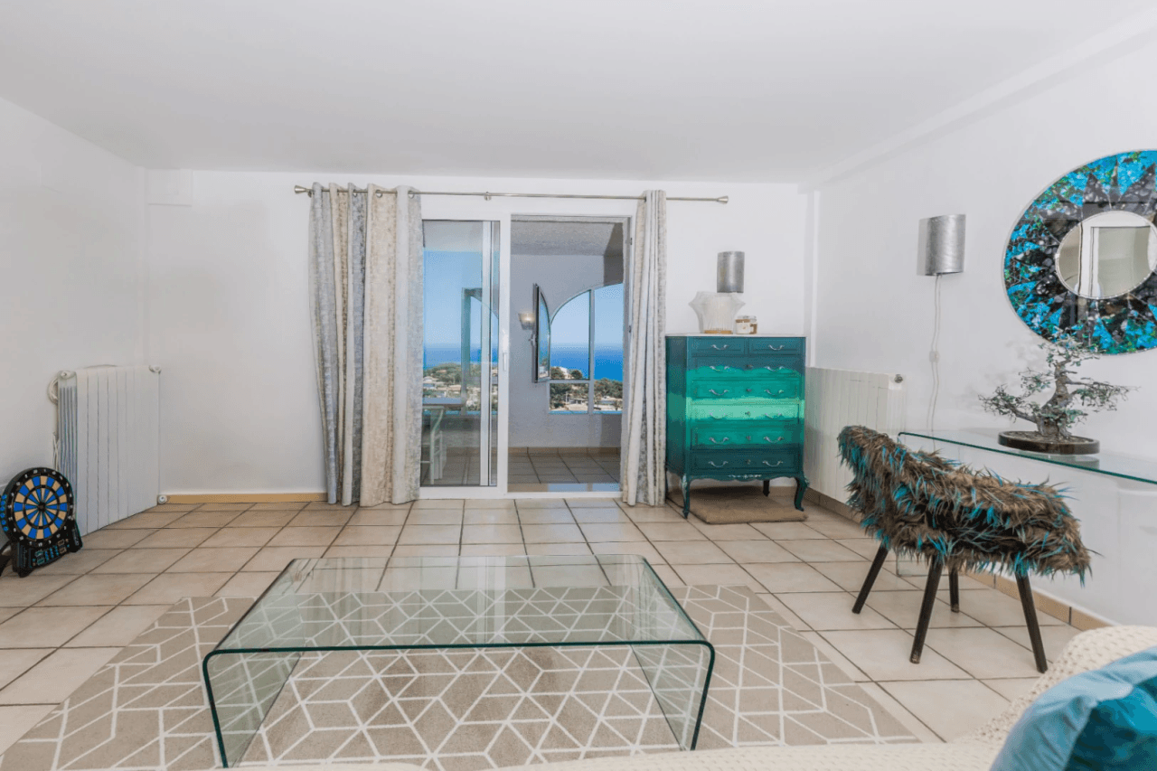 Villa con vistas panorámicas al mar y la Isla de Portichol en Javea
