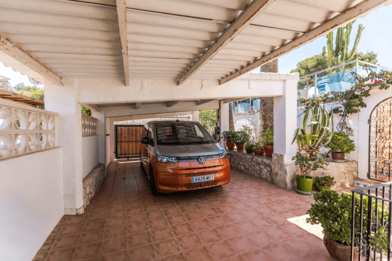 Villa con vistas panorámicas al mar y la Isla de Portichol en Javea