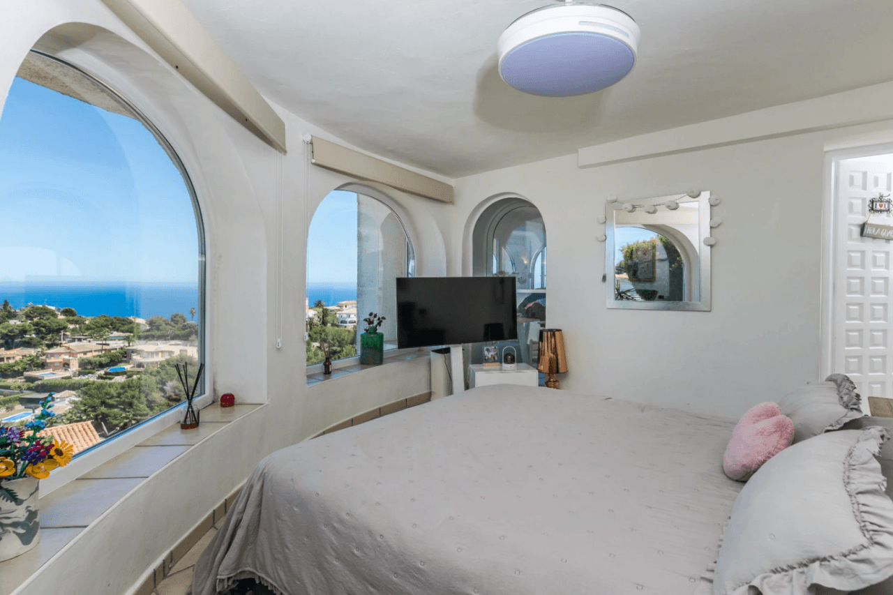 Villa con vistas panorámicas al mar y la Isla de Portichol en Javea