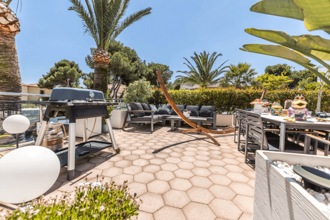 Villa con vistas panorámicas al mar y la Isla de Portichol en Javea