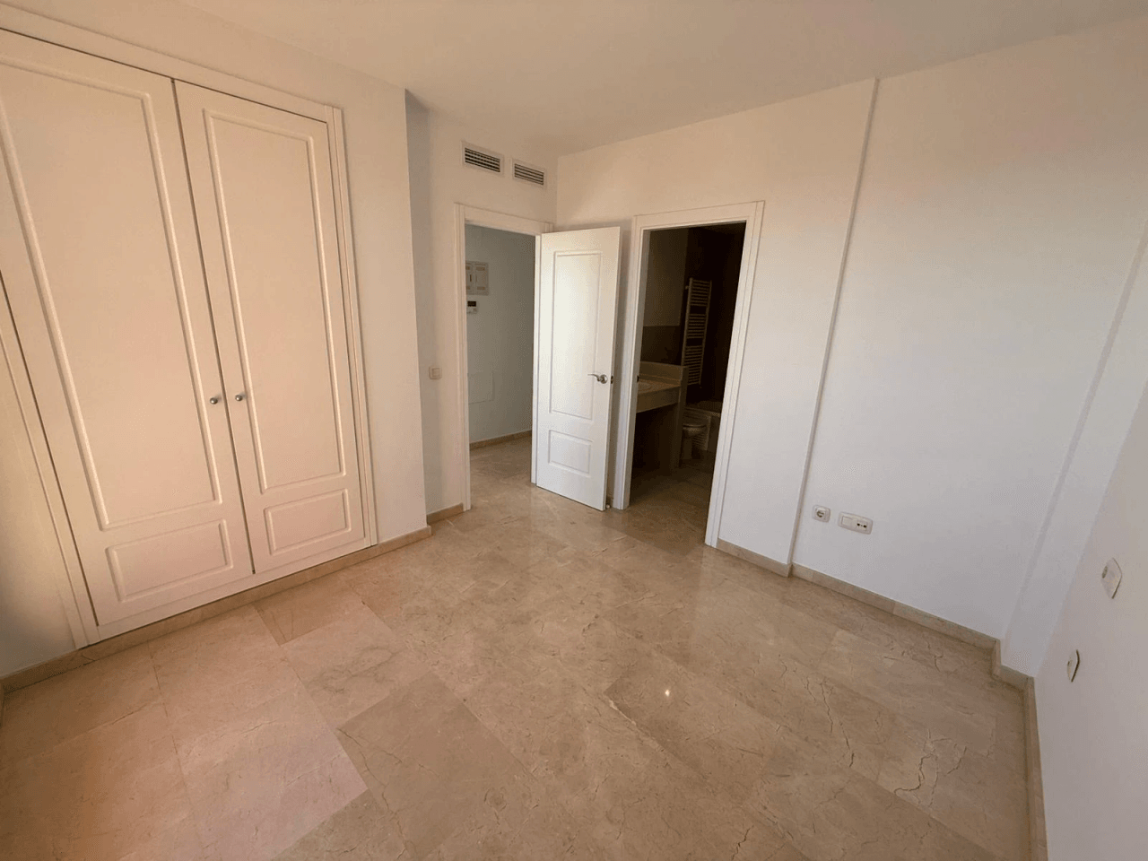 Appartement mit spektakulärem Blick auf das Meer und Benidorm.